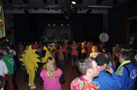 074_2402noortukkersoptochtenfeestavond.jpg